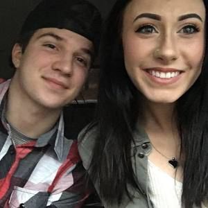 Meet your Posher, Em